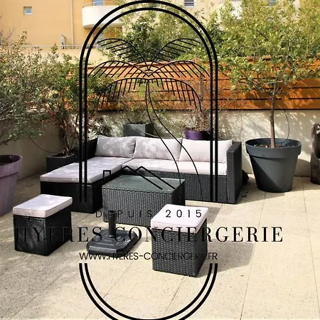 Hyeres-centre T3 Renove Rez De Jardin -parking/wifi/clim Salon Apartment Hyeres