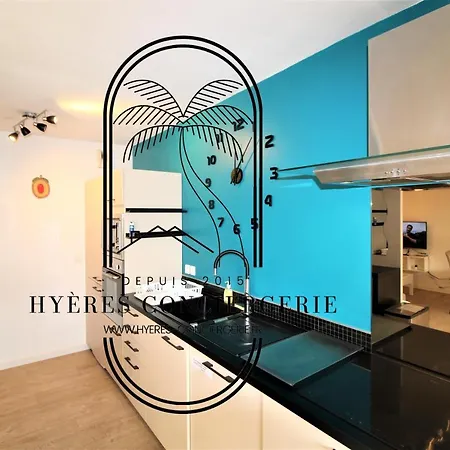 Hyeres-centre T3 Renove Rez De Jardin -parking/wifi/clim Salon Apartment *
